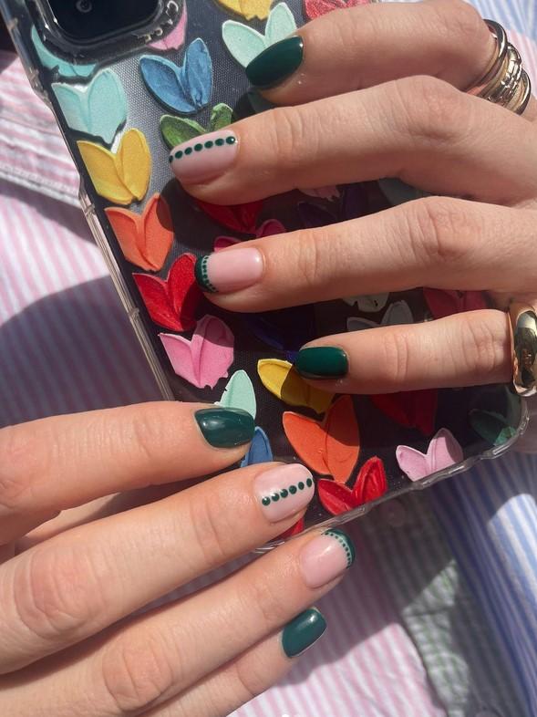Los diseños en uñas cortas que puedes presumir